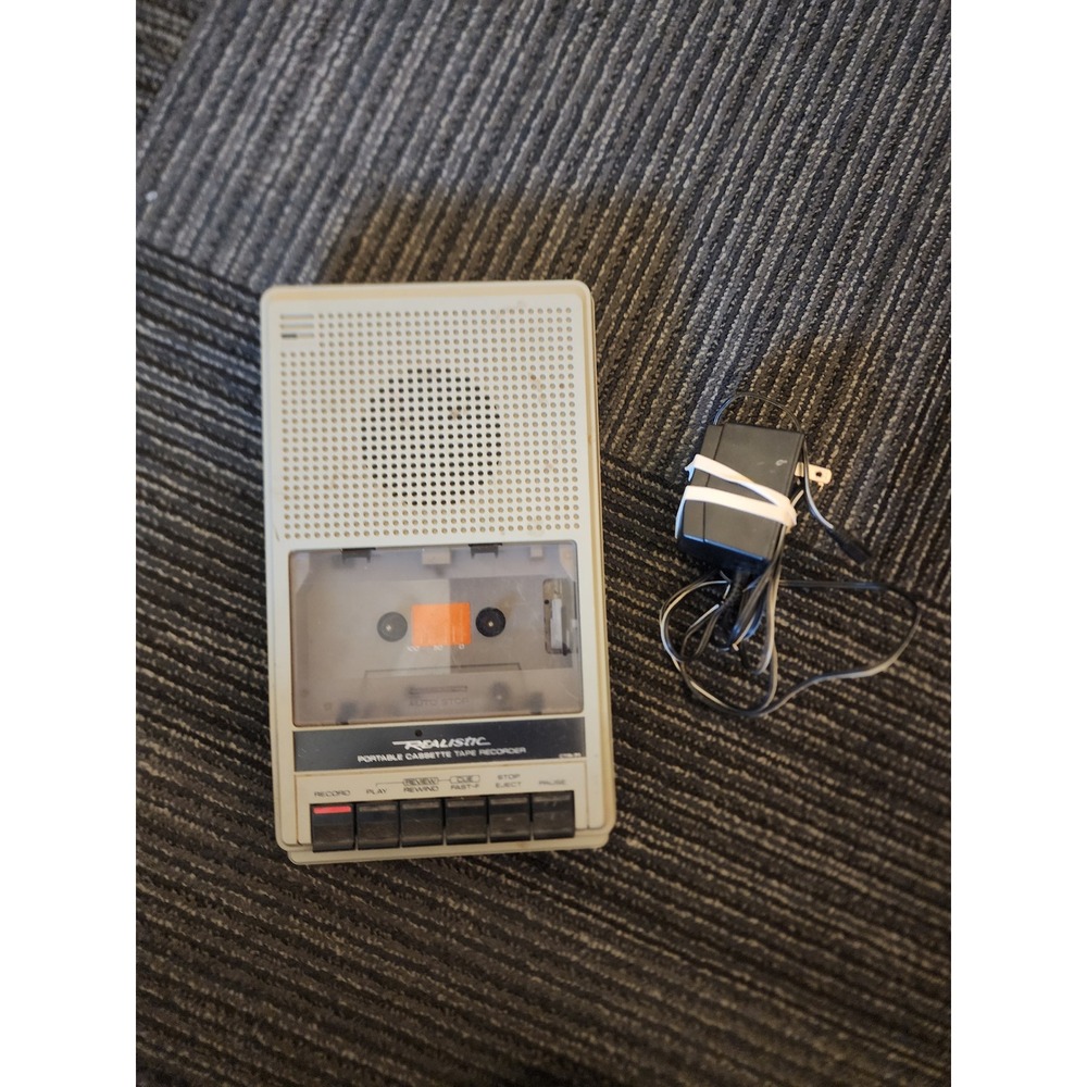 Realistic CTR-71 Portable Cassette Tape Recorder Cat No 14-1051A Vintage Gray
